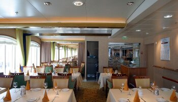 1548636367.6046_r267_Hurtigruten Cruise Lines MS Midnatsol Interior Restaurant 3.jpg